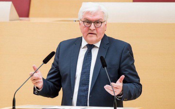 Штайнмаєр закликав Путіна вивести війська з України та піти на прямі переговори з Зеленським