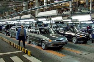 Украинцы покупают все меньше российских авто