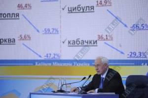 Азаров объявил, что дорогих овощей больше не будет