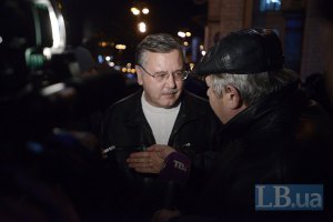 Гриценко опроверг информацию о вводе войск в Киев 