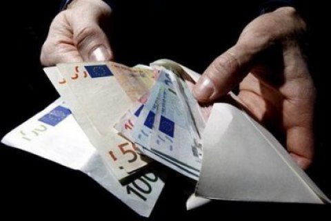 В Черновицкой области работник архива требовал €1,3 тыс. взятки ​за фиктивные справки о месте рождения