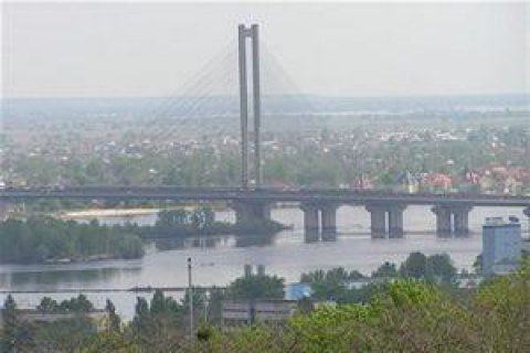 Сегодня на столичном Южном мосту ограничат движение транспорта