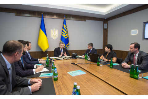 Порошенко подписал антикоррупционный закон о госзакупках