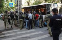 Двое задержанных в субботу крымских татар до сих пор под стражей (обновлено)