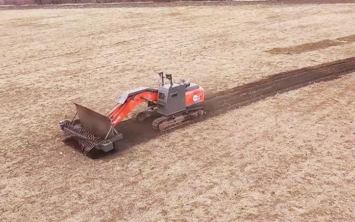 У Кривому Розі створили машину розмінування на основі гусеничного екскаватора