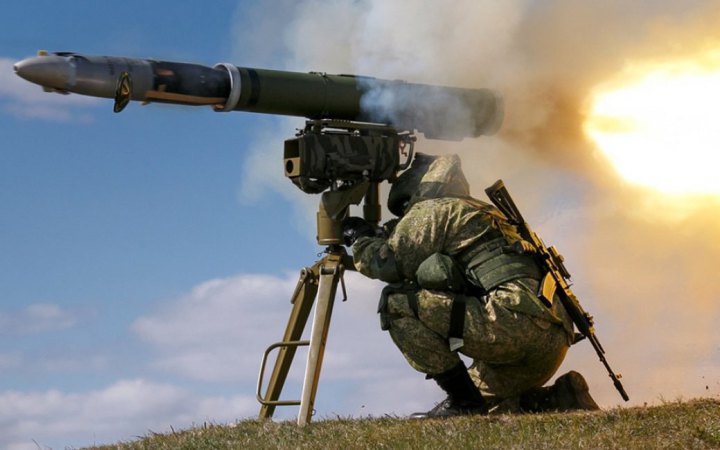 Росіяни обстріляли на Сумщині цивільне маршрутне таксі, поранені чотири людини