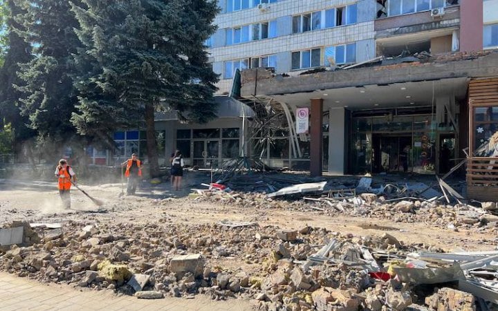Ворог завдав удару по промислових обʼєктах Донеччини, на Херсонщині фіксують збільшення техніки росіян, – ОВА