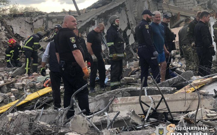 Кількість загиблих внаслідок удару росіян по селу Гроза на Харківщині знову зросла