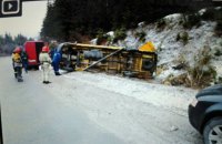 Во Львовской области перевернулся автобус с пассажирами