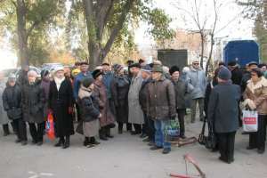 ​В Запорожье обманутые вкладчики пикетировали обладминистрацию
