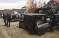 Полиция обнаружила в Киеве огромный склад угнанных элитных авто
