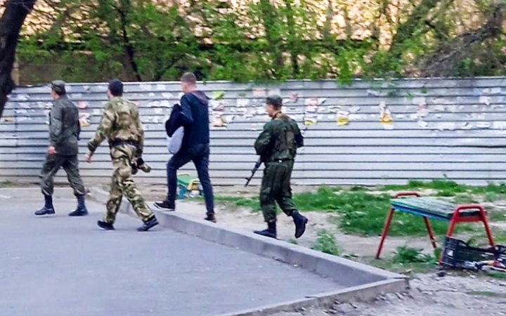 Росіяни почали "мобілізацію" біля Маріуполя