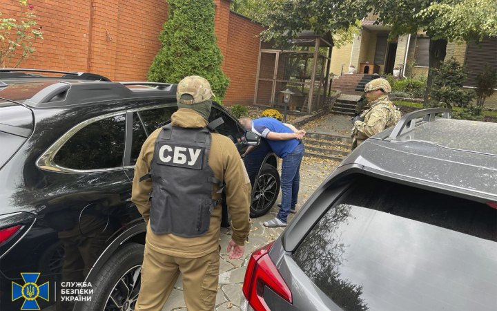 СБУ викрила на масштабній корупції чиновників у Дніпрі, які не давали дозволів на поховання