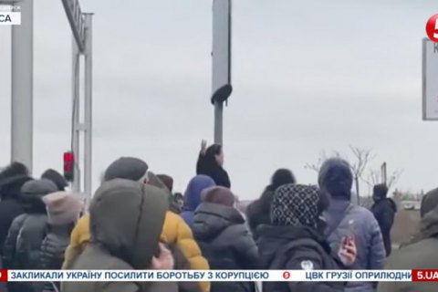 В Одессе работники рынка "7-й километр" устроили протест из-за карантина выходного дня