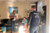У Кривому Розі начальниця відділу освіти із спільниками відмила понад 1 млн грн на ремонті укриттів
