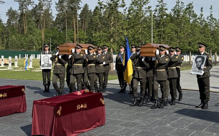 Останки очільника ОУН Мельника та його дружини Софії перепоховали на Національному військовому меморіальному кладовищі 