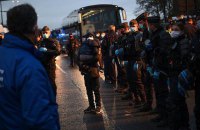 В Париже со слезоточивым газом выселили нелегальный лагерь мигрантов