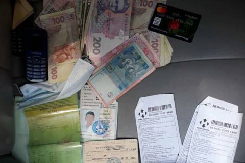​Двое украинцев заработали 1 млн гривен при помощи фальшивых интернет-магазинов