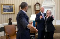 Клинтон поддержала кандидатуру Байдена в президенты США