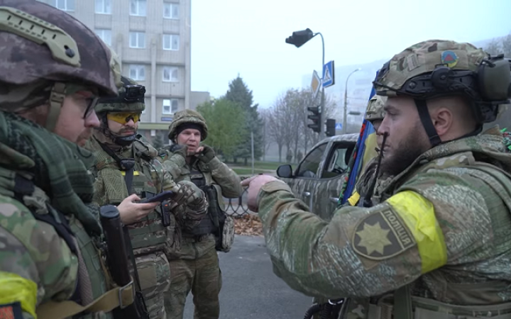 Правоохоронці встановили у Херсоні та навколо міста блокпости