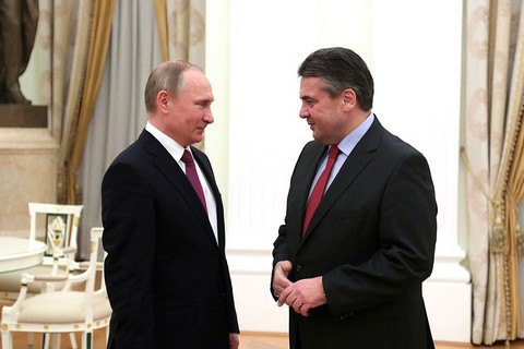 Глава немецкого МИД обсудил с Путиным ситуацию в Украине