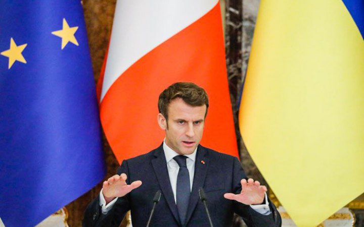 Во второй тур выборов президента во Франции выходят Макрон и Ле Пен