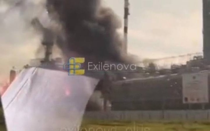 Дрони уразили захищений сіткою Тюменський НПЗ за понад 2000 км від кордону України