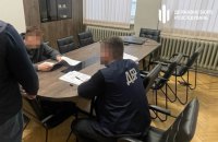 На Львівщині судитимуть правоохоронця, який переправляв чоловіків через кордон під виглядом водіїв