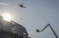 У Київській області понад добу гасили пожежу на місці російського удару
