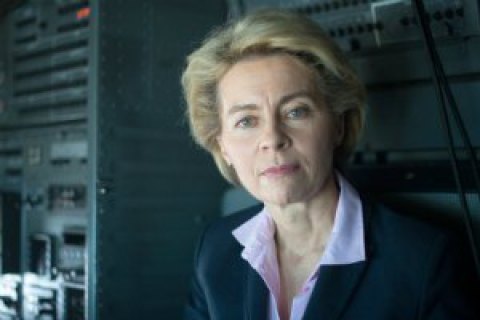 Министр обороны Германии призвала Трампа к жесткой политике с Россией