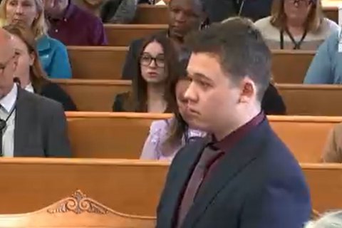 Суд у США визнав невинним Кайла Ріттенхауса, який вбив двох людей під час заворушень у Кеноші