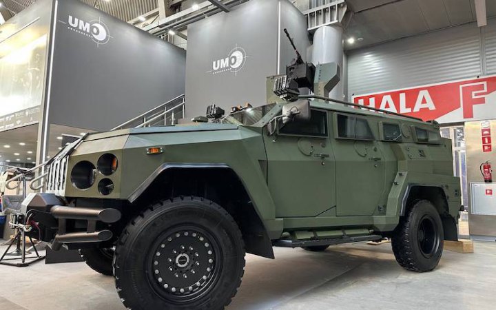 Українська компанія презентувала на виставці в Польщі нову модифікацію СБА "Новатор": з кращою прохідністю 