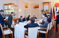 Франция и Германия готовы инициировать консультации с РФ по Донбассу