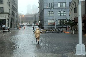 В Нью-Йорке возобновилась работа транспорта