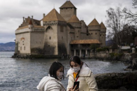 В Швейцарии с 28 мая разрешили крестить детей и проводить венчания в церквях