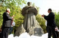 В Ереване открыли первый в Армениии памятник Тарасу Шевченко