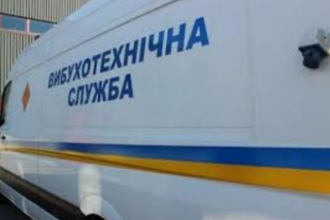 Из-за сообщений о заминировании в Киеве эвакуировали жилые дома, роддомы и магазины