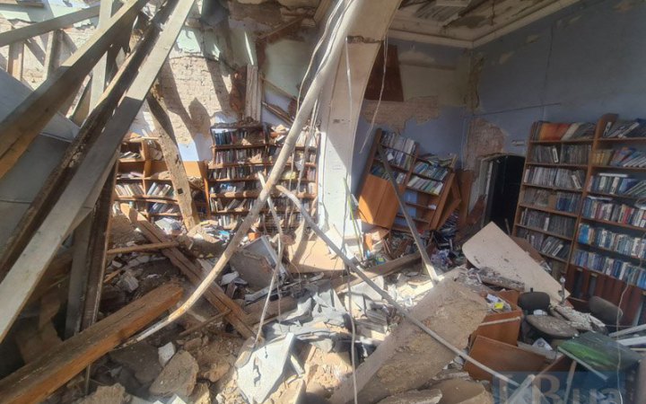 "Один із найнебезпечніших книжкових клубів у світі": в окупації підлітки таємно обговорюють українську літературу
