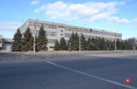 В Луганске рухнула крыша в столовой швейной фабрики: есть пострадавшие