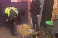 У Львові патрульні розігнали нічну вечірку на заводі
