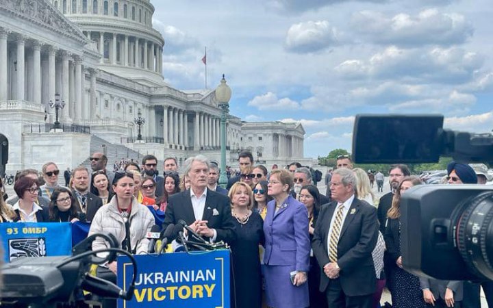 У Палаті представників США представили резолюцію про умови перемоги України. Серед них – вихід на кордони 1991 р. 