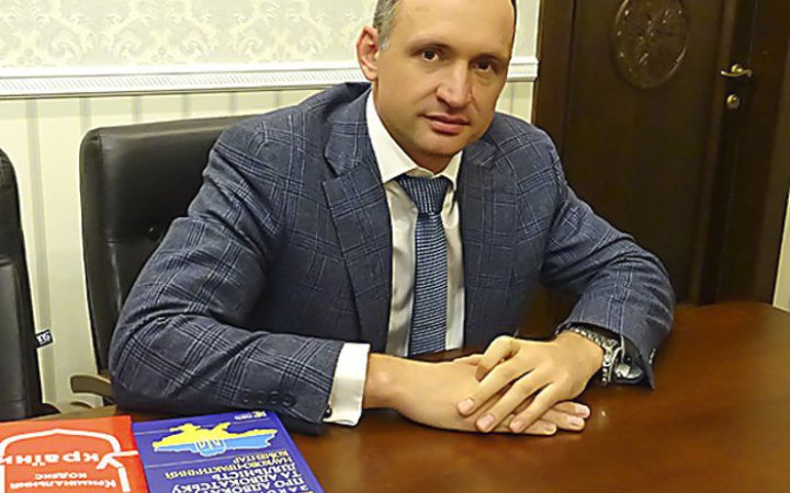 Олег Татаров мешкає у маєтку у Козині, який йому не належить, – УП