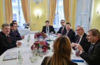 ​Юнкер на встрече с Порошенко заявил о готовности ЕС предоставить макрофинансовую помощь Украине