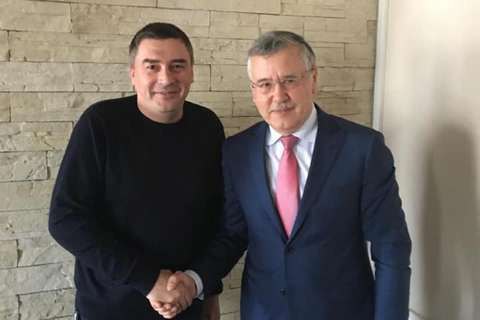 Добродомов знявся з виборів на користь Гриценка