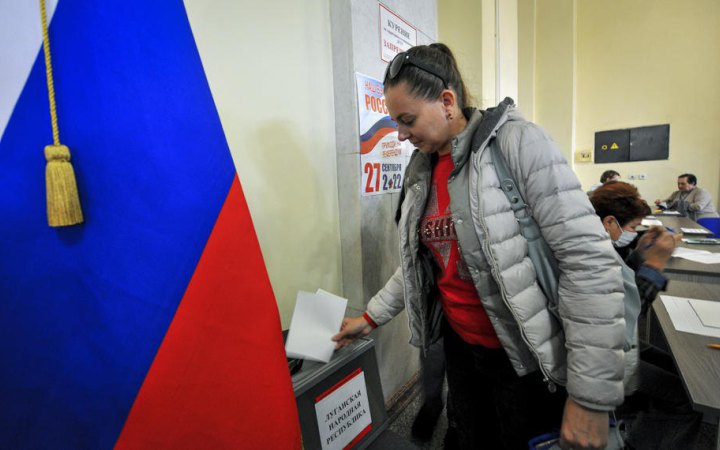 Росіяни привезли в Мелітополь і Бердянськ на "голосування" декілька автобусів людей з Криму, – Старух
