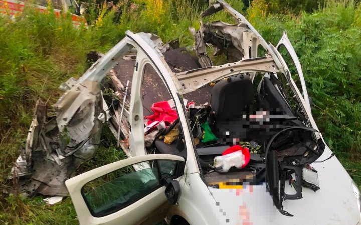 Ворожий безпілотник вдарив по цивільному авто на Харківщині: водій загинув