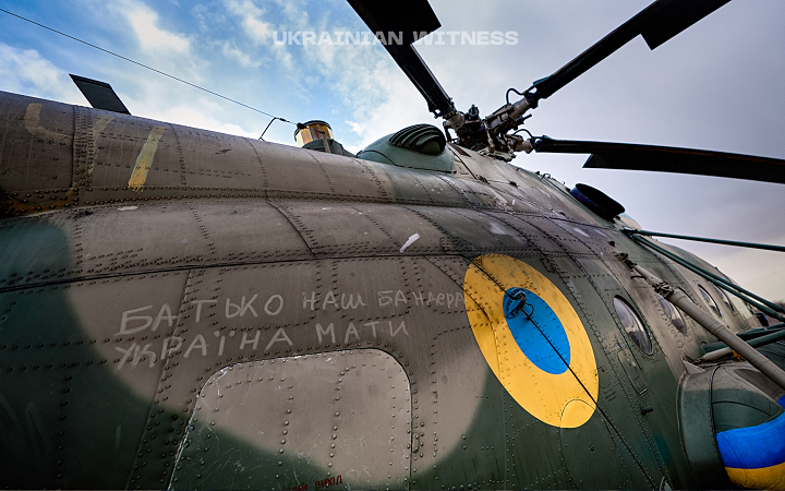 Екіпаж гелікоптера Мі-8 розповів про специфіку своєї роботи: "Чим більше ти вчишся, тим довше живеш"