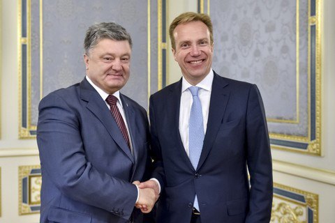 Глава МИД Норвегии пообещал сохранить санкции против России