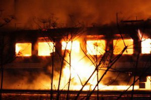 Из-за возгорания поезда в Ленинградской области люди выпрыгивали из вагонов на ходу