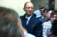 Яценюк придумал, как пробраться в СИЗО к Тимошенко